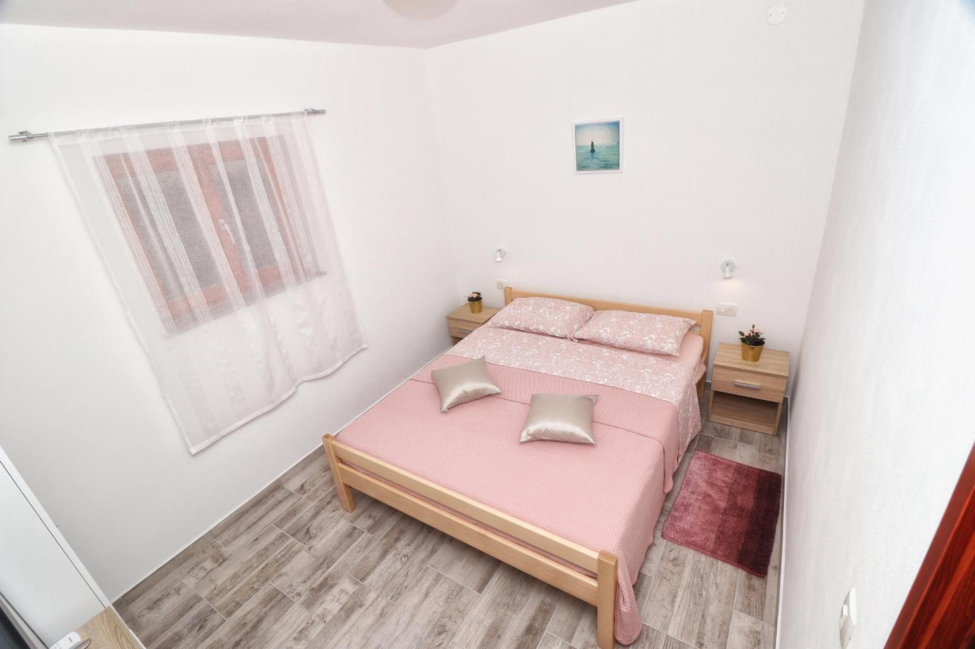 Studio Apartman Edy 3 Πούλα Εξωτερικό φωτογραφία